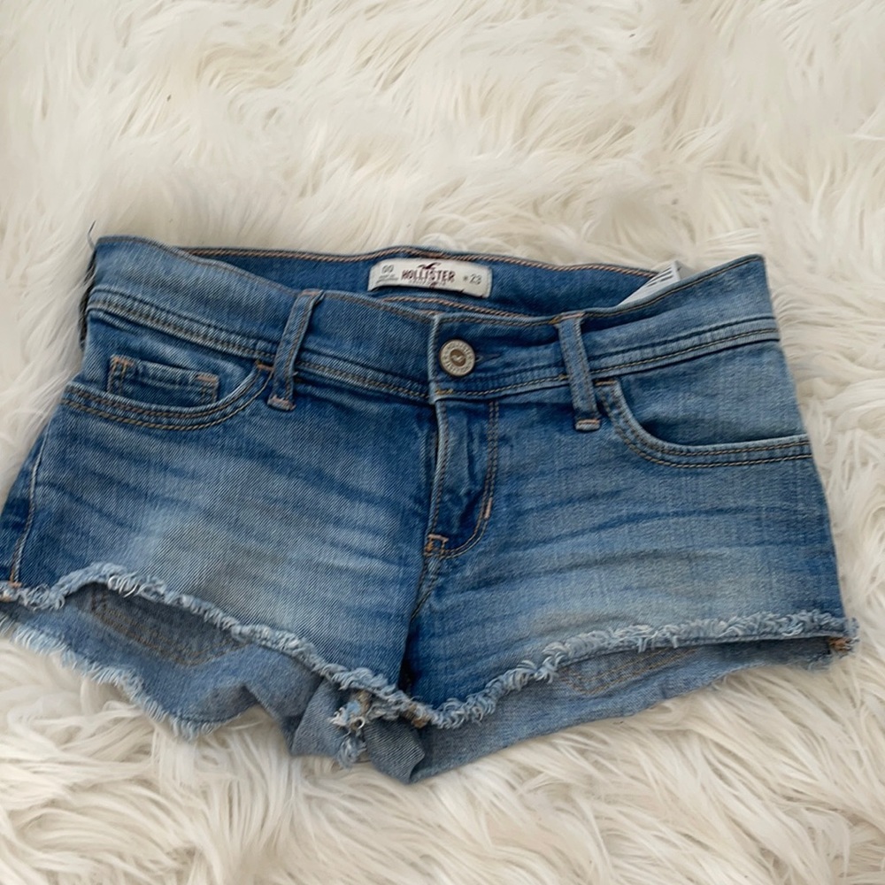 hollister 00 frayed shorts W 23